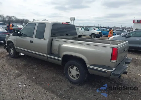 1998 Chevrolet C1500 Fleetside z USA, uszkodzony, nr VIN 2GCEC19R8W1227261